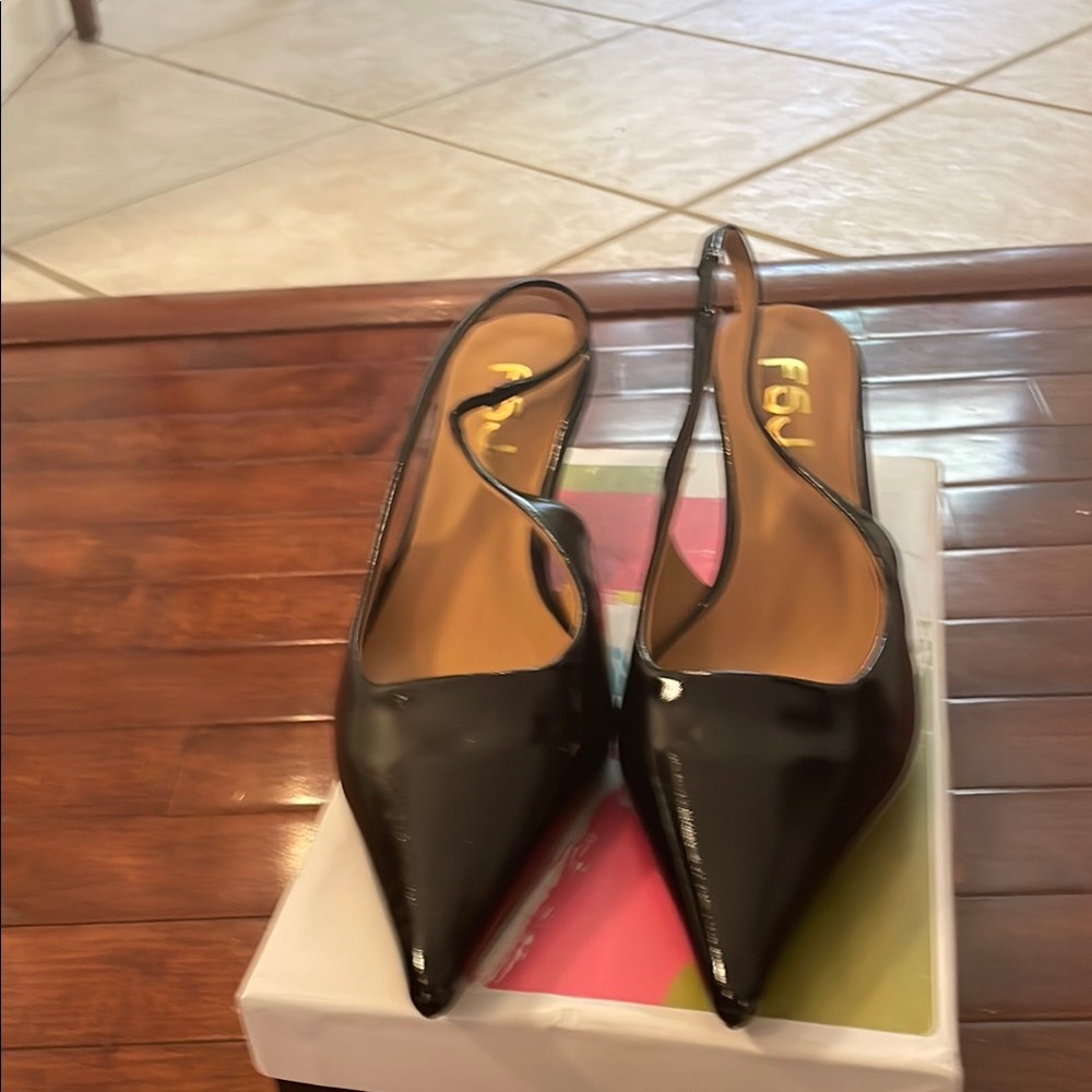 NEW FSJ Black Patent Kitten Heel Slingback Pumps- 10M